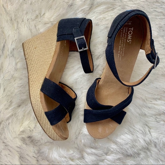 TOMS wedges - Picture 2 of 8